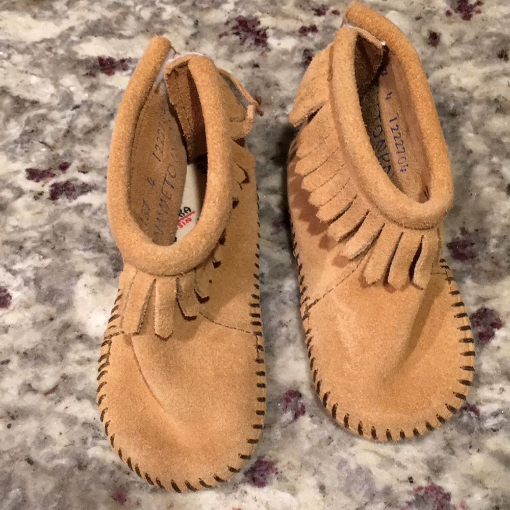 Baby/Toddler Size 4 Minnetonka Booties